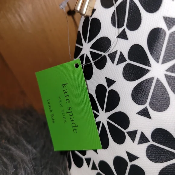 KATE SPADE SPADE FLOWER LUNCH TOTE NWT Insulated - Picture 3 of 9